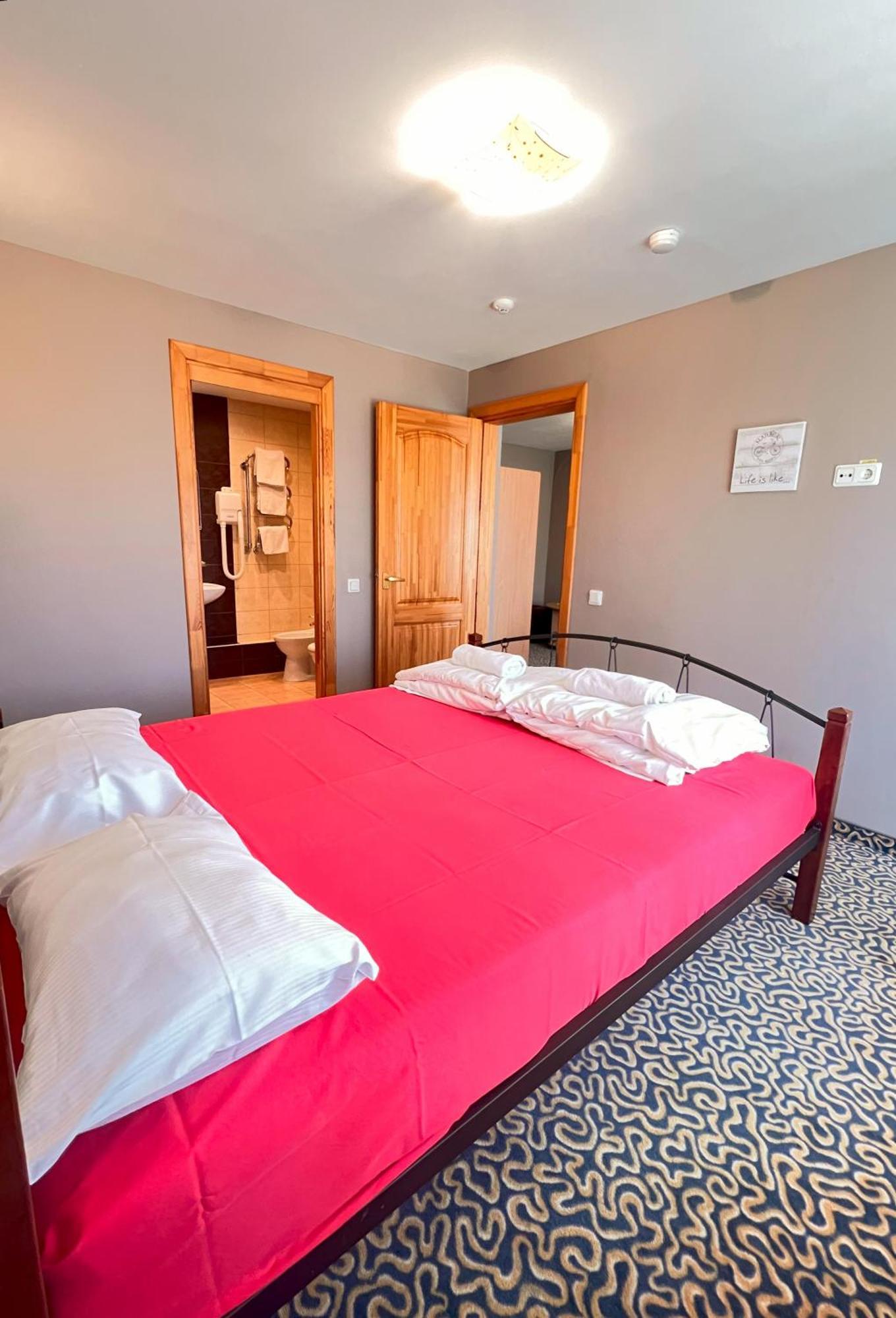 Park Hotel Кекава Экстерьер фото